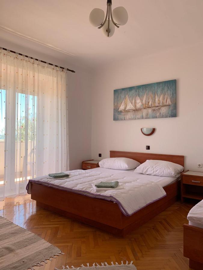Apartmans And Rooms "Slavica" Новаля Екстер'єр фото