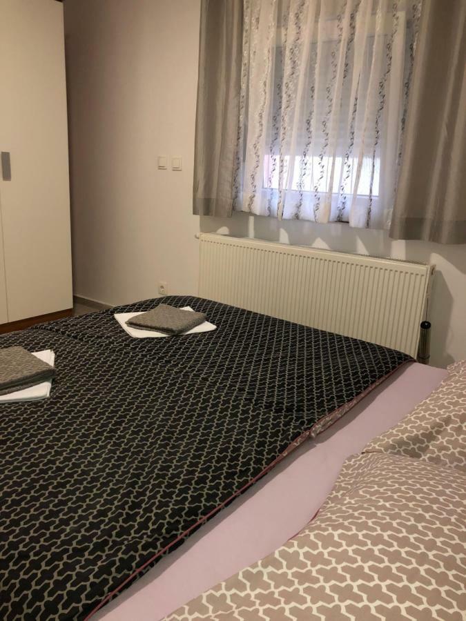 Apartmans And Rooms "Slavica" Новаля Екстер'єр фото
